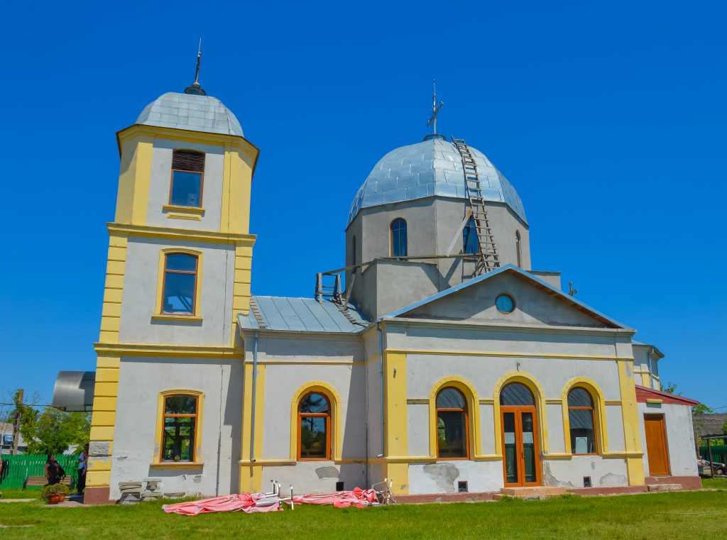 The church of Sfântu Gheorghe (St George).